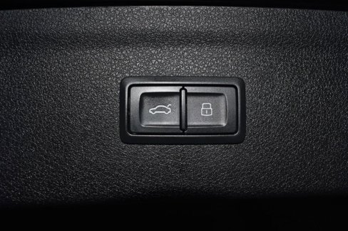 Used 2018 Audi Q3 2.0T Premium Plus w/ Premium Plus Package image 18