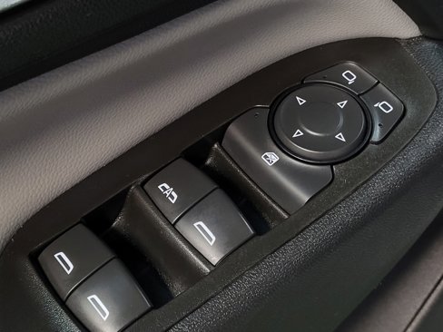 Used 2021 Chevrolet Equinox LS w/ LS Convenience Package image 27