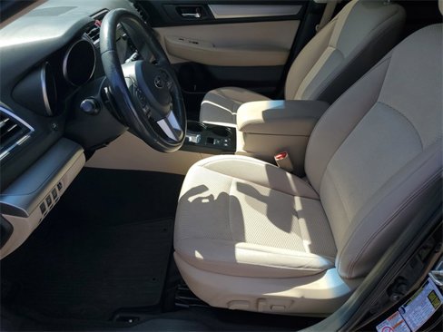 Used 2017 Subaru Outback 2.5i Premium image 5