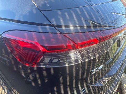 Used 2022 Audi Q4 e-tron Prestige image 9