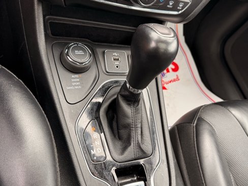 Used 2022 Jeep Cherokee Limited image 21