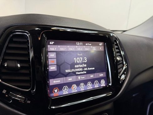 Used 2021 Jeep Compass Limited image 21
