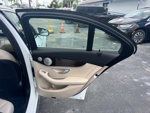 Used 2021 Mercedes-Benz C 300 Sedan image 21