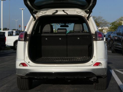Used 2016 Toyota RAV4 SE image 23