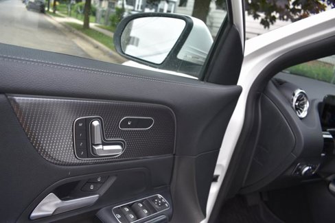 Used 2022 Mercedes-Benz GLA 250 4MATIC image 13