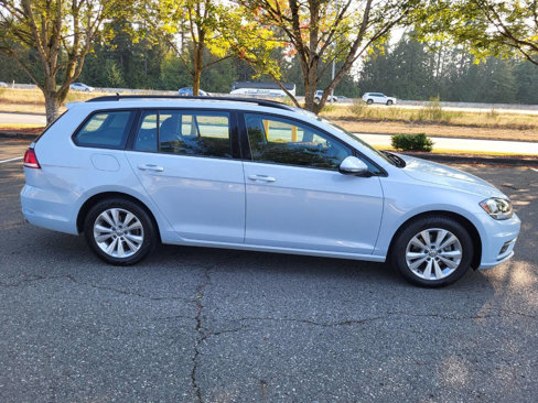Used 2019 Volkswagen Golf S image 7