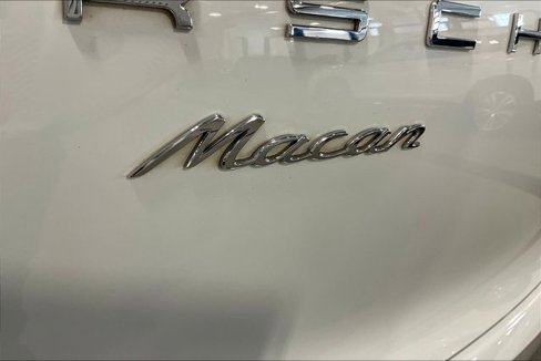 Used 2018 Porsche Macan image 8
