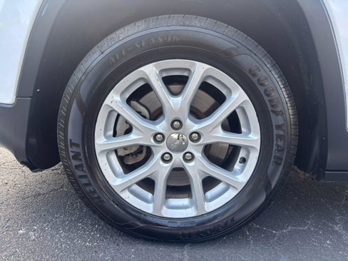 Used 2018 Jeep Cherokee Latitude image 34