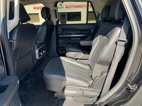 Used 2018 Ford Expedition Platinum image 11