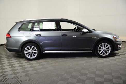 Used 2018 Volkswagen Golf Alltrack SE image 7