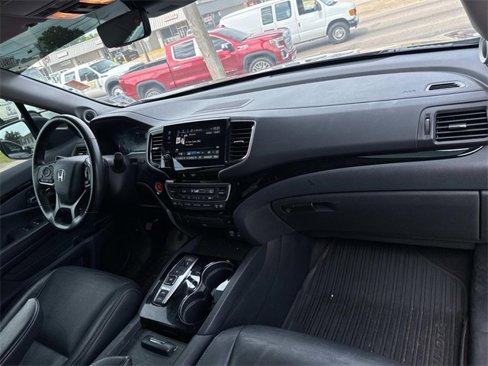 Used 2020 Honda Pilot Touring image 16