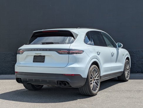 Certified 2023 Porsche Cayenne Platinum Edition image 10