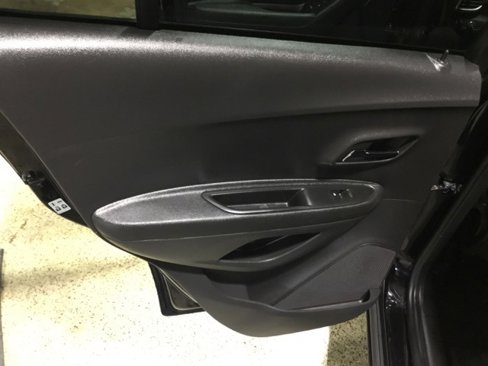Used 2020 Chevrolet Trax LT image 39