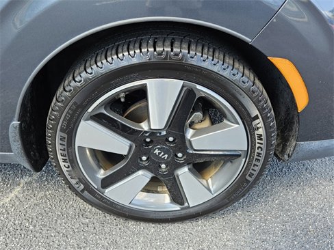 Used 2020 Kia Soul EX image 18