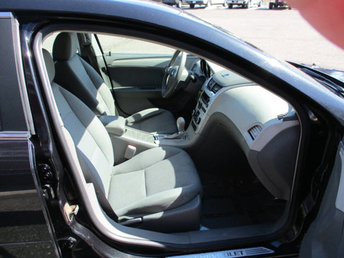 Used 2009 Chevrolet Malibu LS image 26