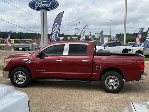 Used 2017 Nissan Titan SV image 8