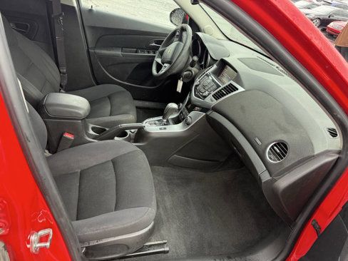 Used 2016 Chevrolet Cruze LT w/ Technology Package image 18