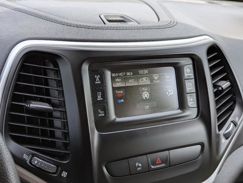 Used 2017 Jeep Cherokee Sport w/ Safety Group image 28