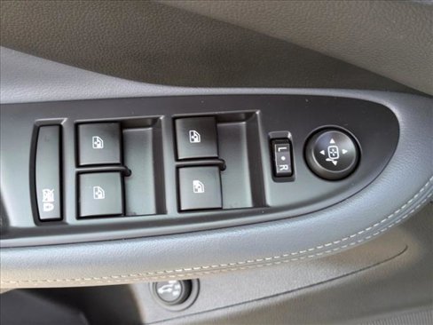 Used 2020 Buick Envision Premium w/ Driver Confidence Package image 8