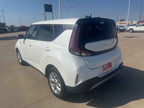 Used 2024 Kia Soul LX w/ Option Group 015 image 3