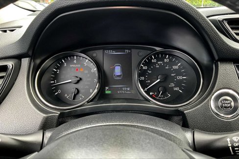 Used 2017 Nissan Rogue SV image 24