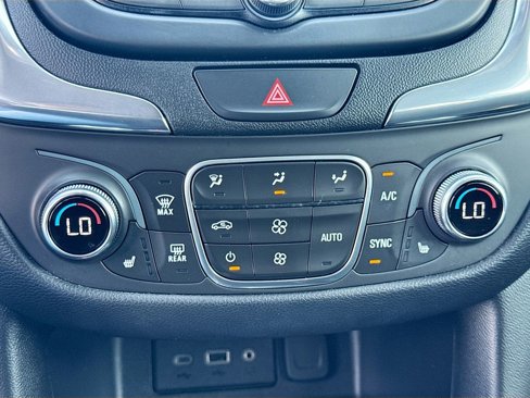 Used 2020 Chevrolet Equinox LT image 14