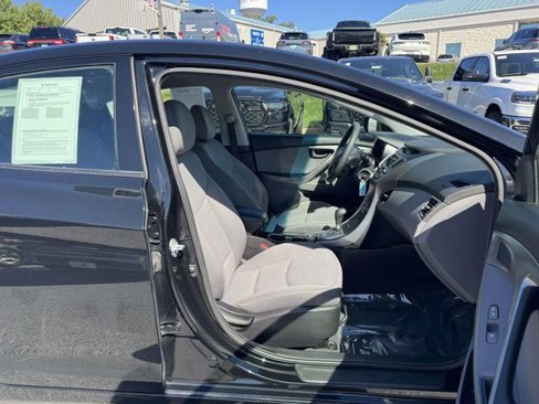 Used 2013 Hyundai Elantra GLS image 11