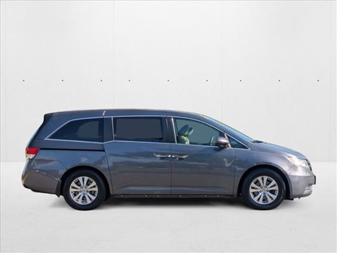 Used 2016 Honda Odyssey SE image 4