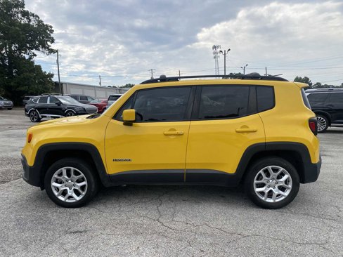 Used 2016 Jeep Renegade Latitude image 8