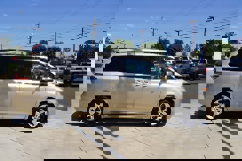Used 2014 Toyota Sienna LE image 9