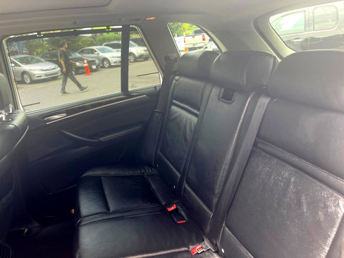 Used 2011 BMW X5 xDrive50i image 29