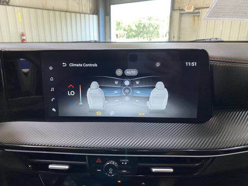 Used 2025 Nissan Kicks SR image 39
