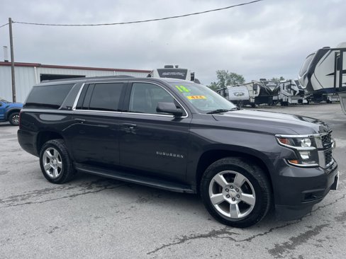 Used 2018 Chevrolet Suburban LT image 2