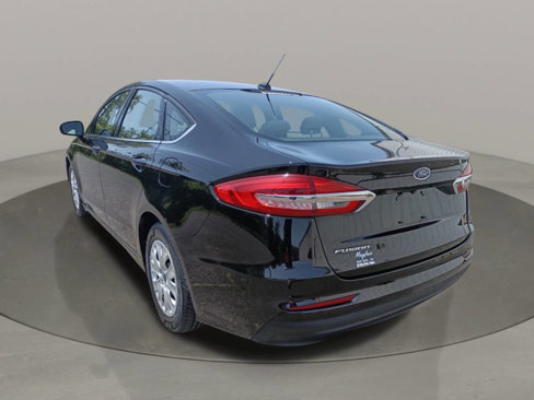 Used 2019 Ford Fusion S image 4