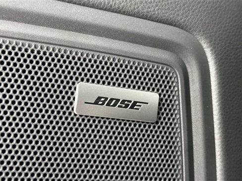 Certified 2024 Porsche Macan image 34