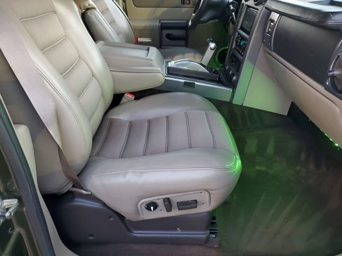Used 2003 HUMMER H2 w/ Preferred Equipment Group image 16
