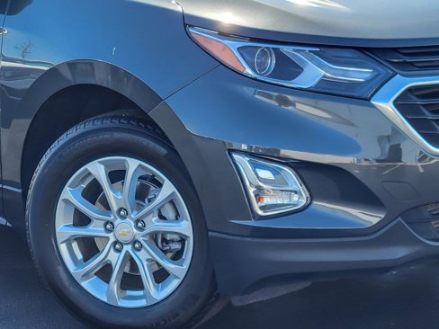 Used 2021 Chevrolet Equinox LT image 3