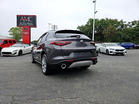 Used 2018 Alfa Romeo Stelvio Ti Sport image 11