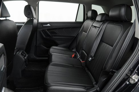 Used 2022 Volkswagen Tiguan SE image 17