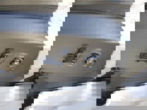 Used 2018 Chrysler Pacifica Touring-L image 12