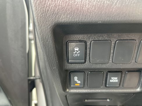 Used 2020 Nissan Pathfinder SV image 46