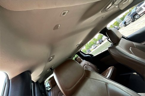 Used 2018 Chrysler Pacifica Limited image 28