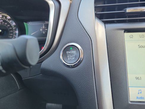 Certified 2020 Ford Fusion SE image 17