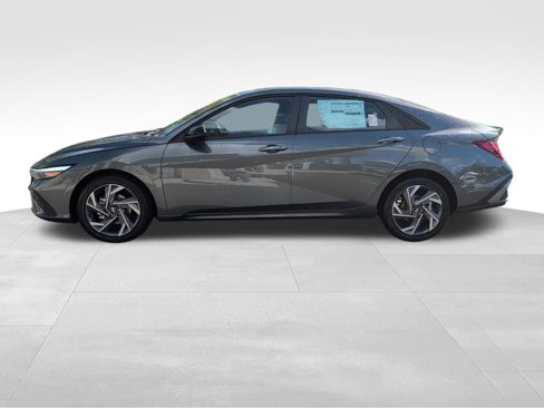 New 2025 Hyundai Elantra Sport image 4
