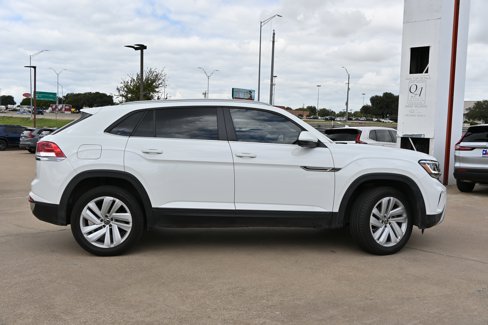 Used 2022 Volkswagen Atlas Cross Sport SE image 4