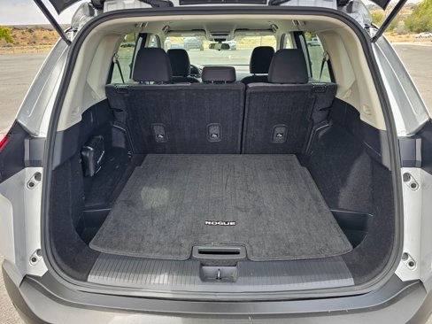 Used 2023 Nissan Rogue SV image 29