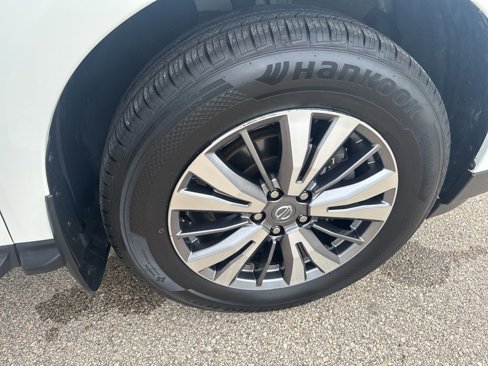 Used 2020 Nissan Pathfinder S image 21