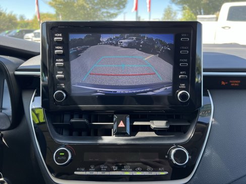 Used 2020 Toyota Corolla LE image 18