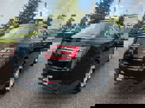 Used 2016 Ford Taurus SEL image 6
