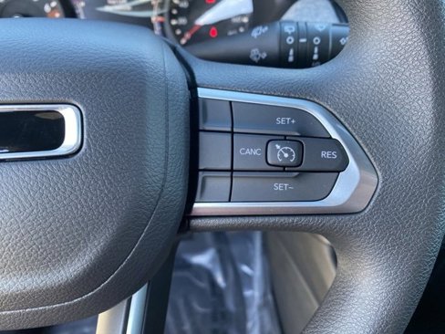 Used 2025 Jeep Compass Sport image 26